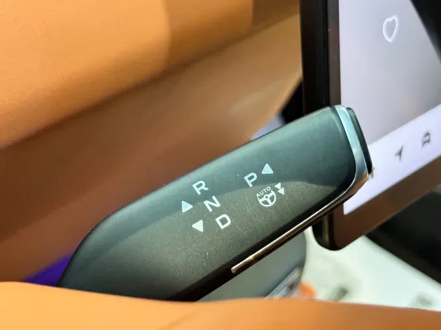 Changan Qiyuan E07 — Фото автомобиля 10