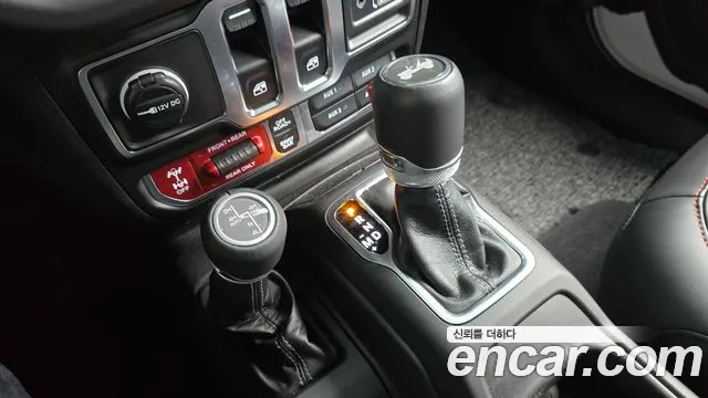 Jeep Wrangler — Фото автомобиля 3