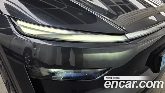 Tesla Model Y — Фото автомобиля 7