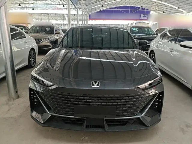 Changan UNI-V — Фото автомобиля 2