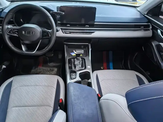 Geely Emgrand — Фото автомобиля 8