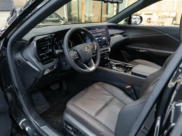 Lexus RX — Фото автомобиля 9