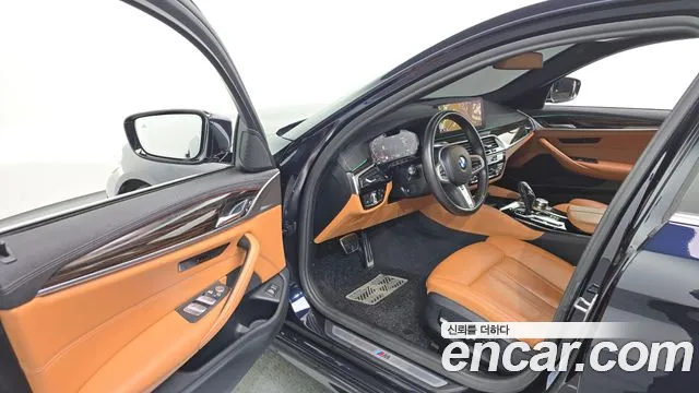 BMW 5-Series — Фото автомобиля 10