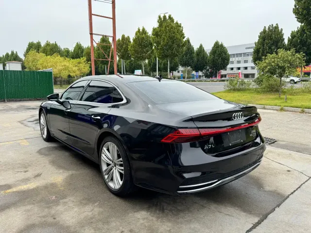 Audi A7L — Фото автомобиля 8