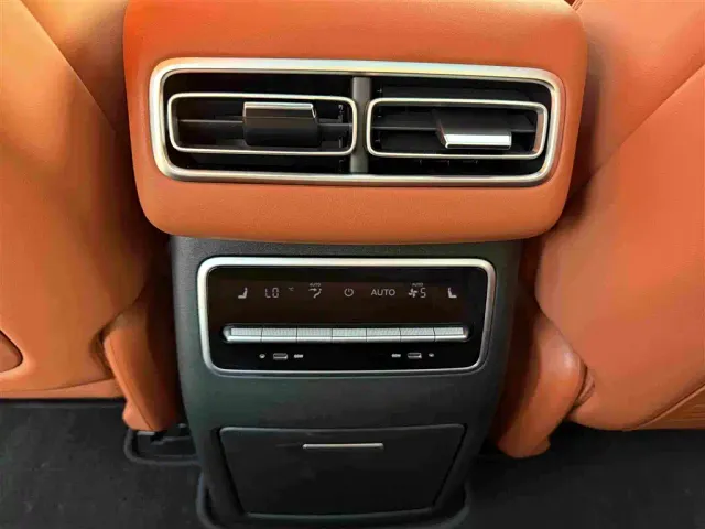 Li Auto L7 — Фото автомобиля 15