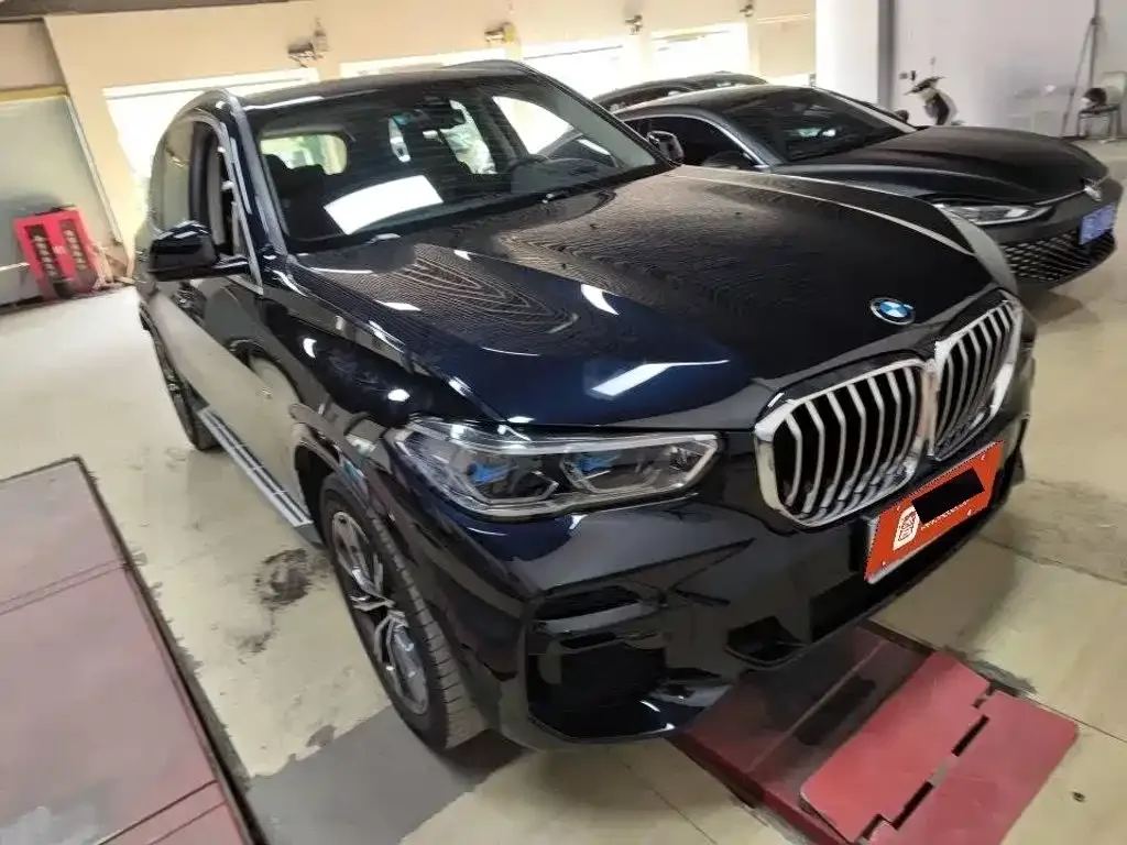 BMW BMW X5 (Import) 2022 xDrive40i M Sport Package — Фото автомобиля 2