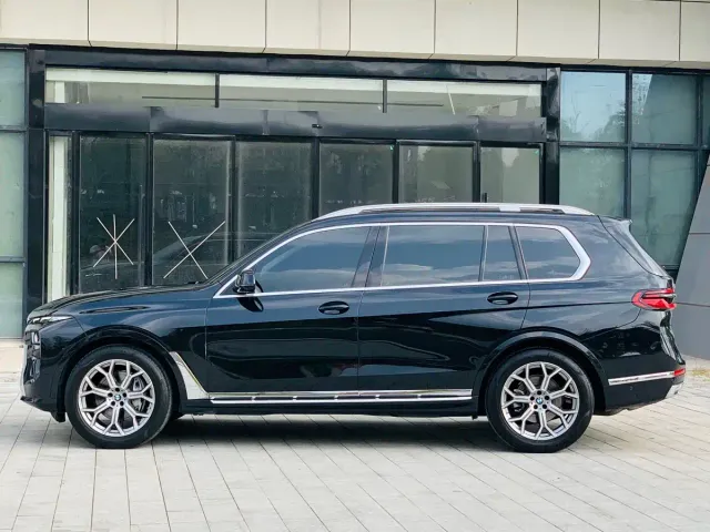 BMW X7 — Фото автомобиля 11