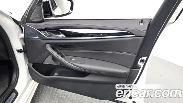 BMW 5 Series — Фото автомобиля 13