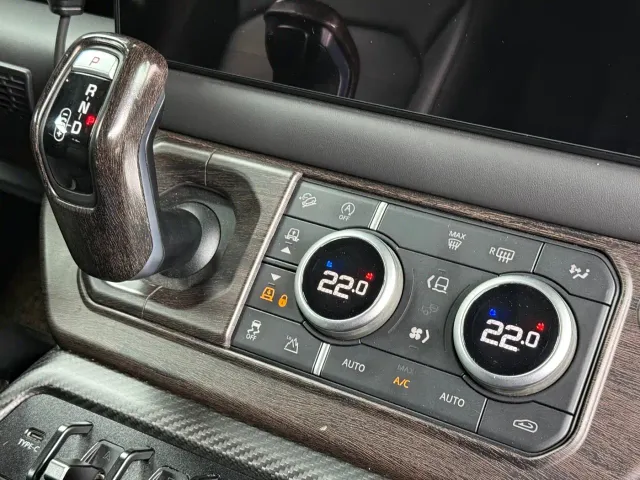 Land Rover Defender — Фото автомобиля 15