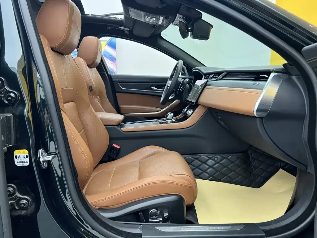 Jaguar Jaguar XFL 2022 XFL 2.0T P300 4WD Flagship Sport — Фото автомобиля 16