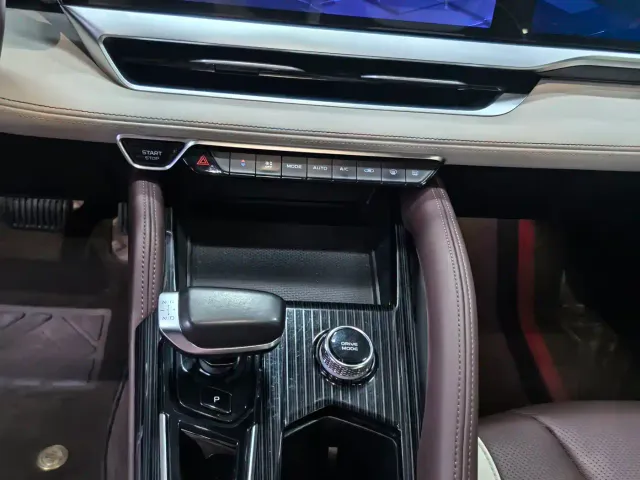 Geely Xingyue L — Фото автомобиля 8