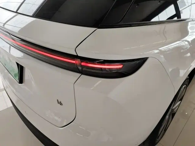 Li Auto i6 — Фото автомобиля 24
