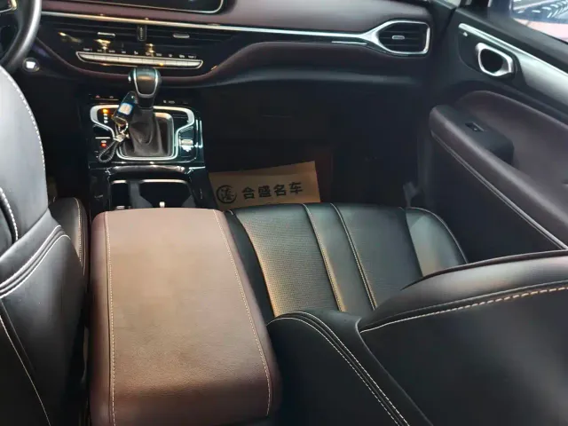 GAC Trumpchi M6 — Фото автомобиля 14