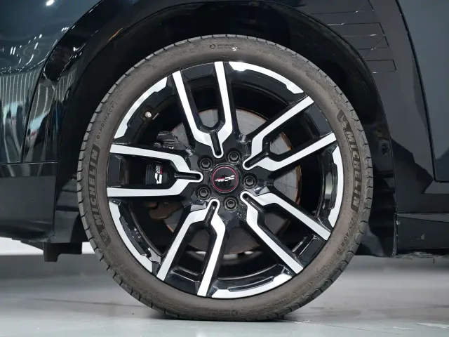 MINI Electric ACEMAN — Фото автомобиля 16