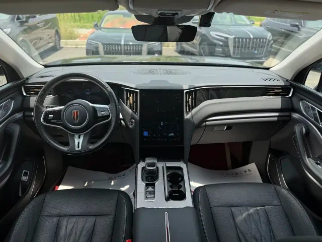 Hongqi HS7 PHEV — Фото автомобиля 22