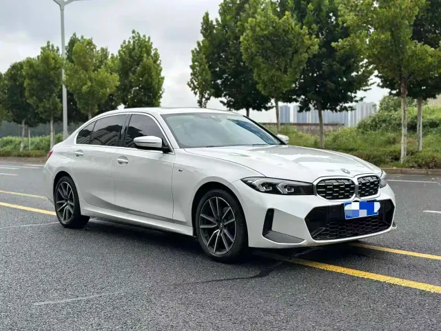 BMW 3 Series — Фото автомобиля 2