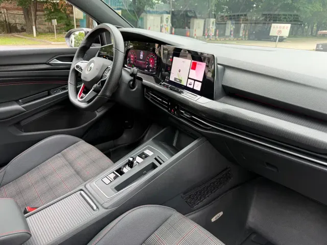 Volkswagen Golf GTI — Фото автомобиля 18