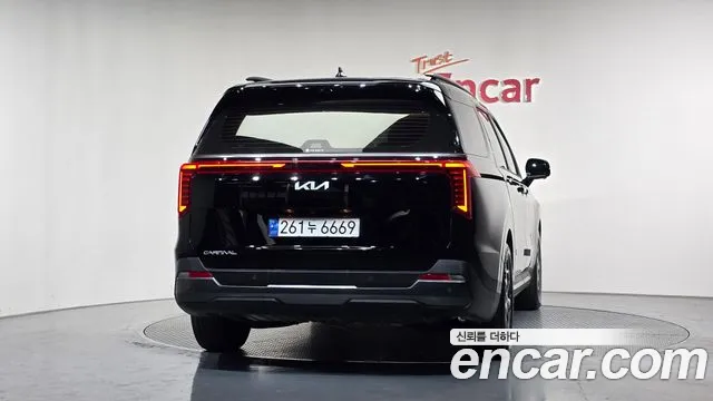 Kia Carnival Generation 4 — Фото автомобиля 4