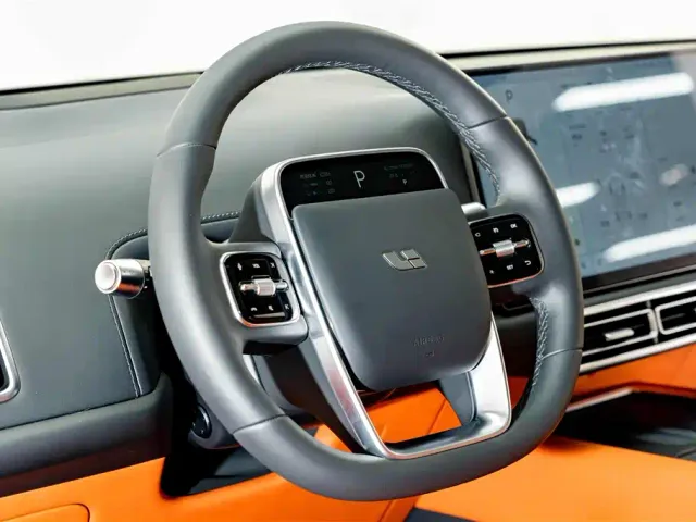 Li Auto L7 — Фото автомобиля 12