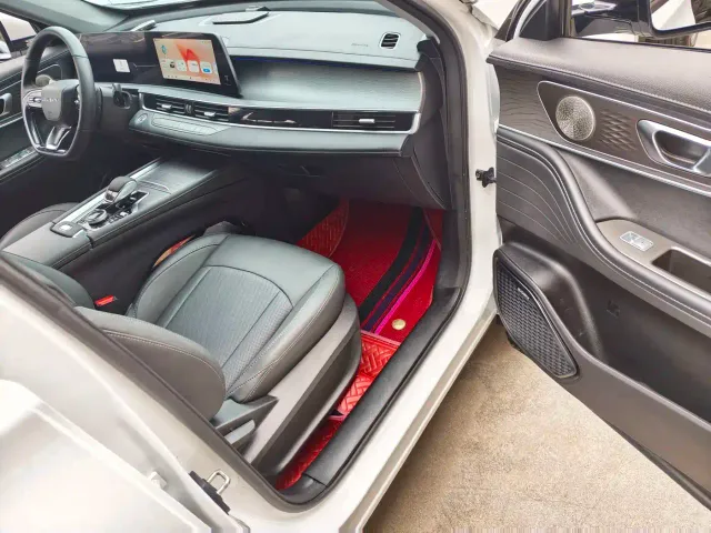 Chery Tiggo 8 — Фото автомобиля 12