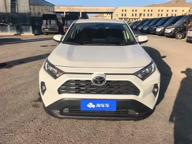 Toyota RAV4 — Фото автомобиля 2