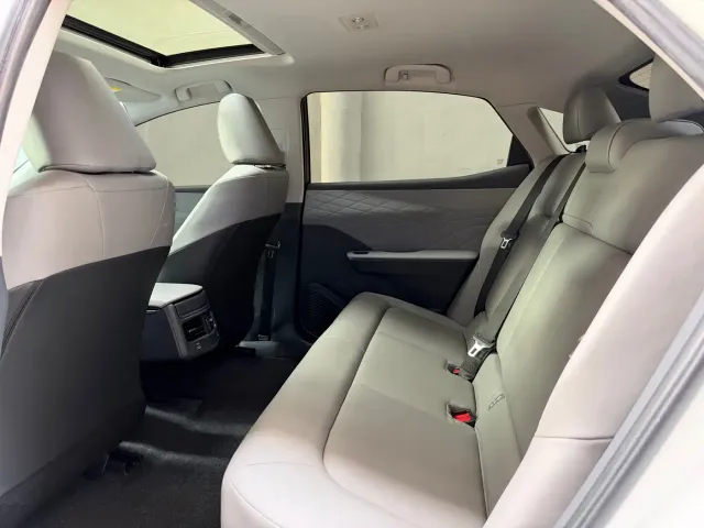 Toyota bZ3 — Фото автомобиля 8
