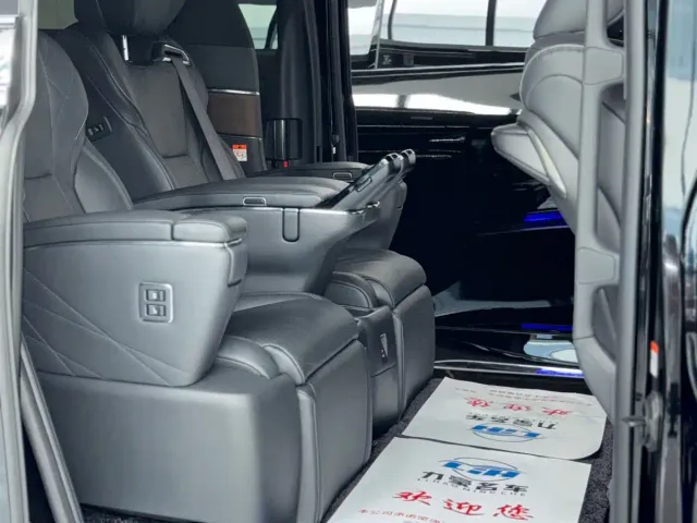 Toyota Vellfire — Фото автомобиля 6