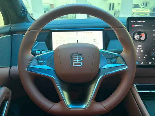 BYD Tang L — Фото автомобиля 5
