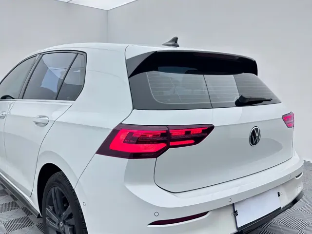 Volkswagen Golf — Фото автомобиля 9
