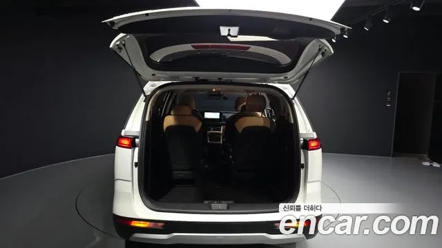 Kia Canival Carnival 4 поколение Бензин 9 мест Prestige — Фото автомобиля 15