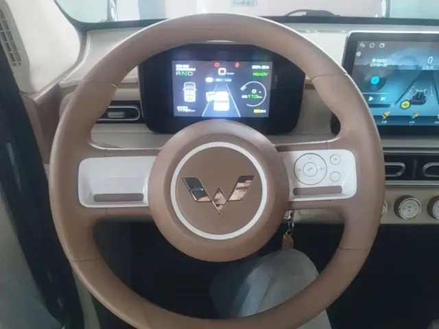 Wuling Hongguang Mini EV — Фото автомобиля 6