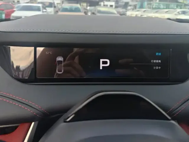 Xiaomi SU7 — Фото автомобиля 14