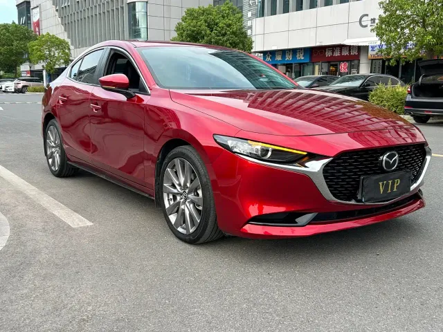 Mazda Axela — Фото автомобиля 3