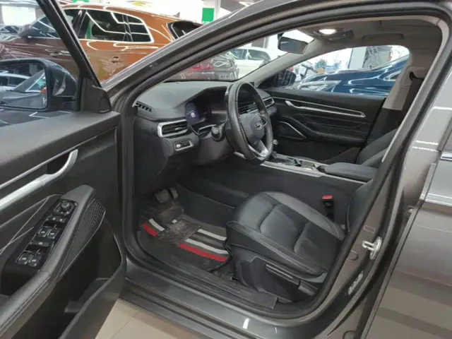 Geely Emgrand — Фото автомобиля 15
