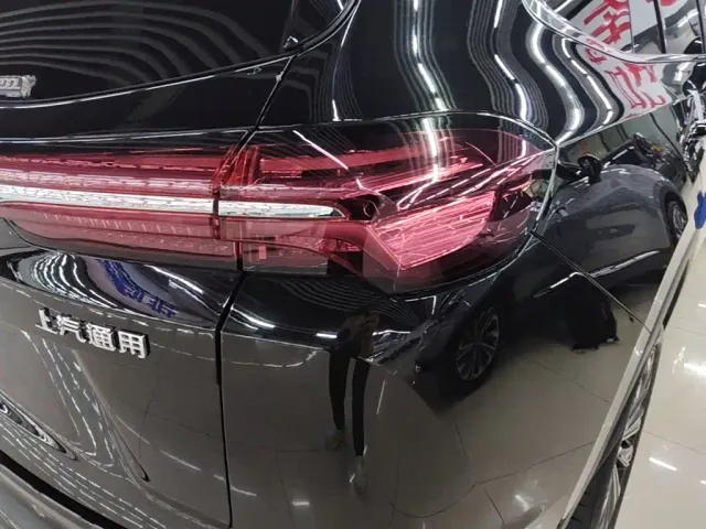 Buick Envision Plus — Фото автомобиля 7