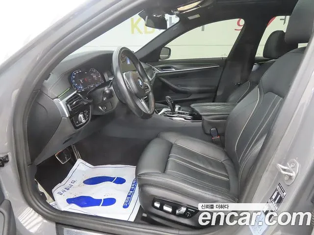 BMW 5 Series G30 — Фото автомобиля 8