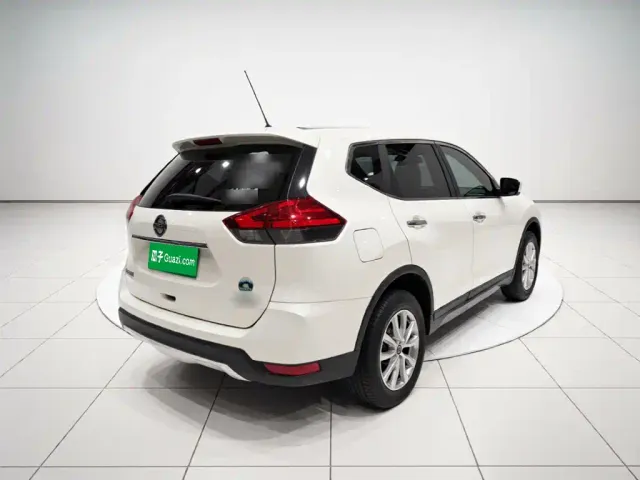Nissan X-Trail — Фото автомобиля 6