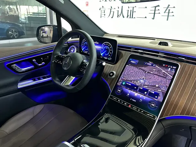 Mercedes-Benz EQE SUV — Фото автомобиля 12