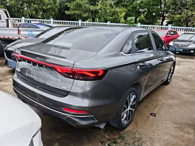 Geely Emgrand — Фото автомобиля 6