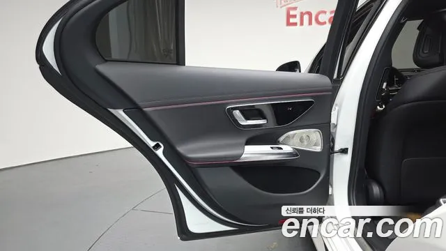 Mercedes-Benz E-Class — Фото автомобиля 22