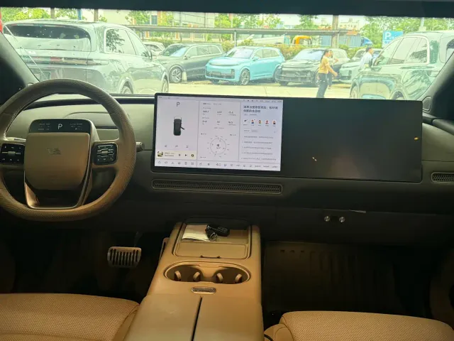 Li Auto i6 — Фото автомобиля 9