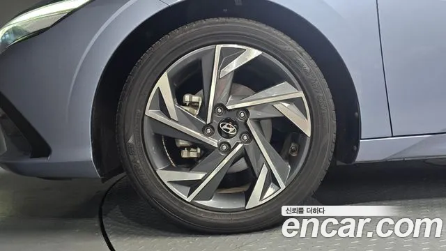 Hyundai Avante CN7 — Фото автомобиля 5