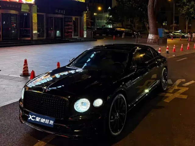 Фотография автомобиля — Bentley Flying Spur