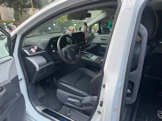 Toyota Granvia — Фото автомобиля 4