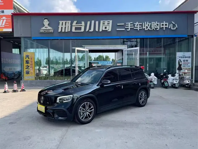 Фотография автомобиля — Mercedes-Benz GLB AMG