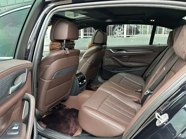BMW BMW 5 Series 2022 Facelift II 530Li Premium Package M Sport — Фото автомобиля 9