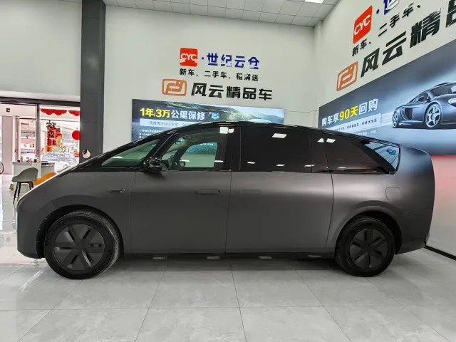 Li Auto MEGA — Фото автомобиля 5