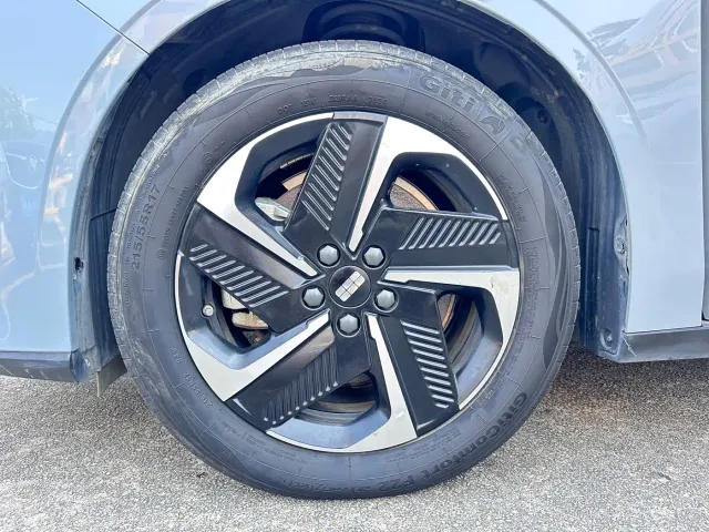 Geely Galaxy L6 — Фото автомобиля 18