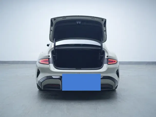 Xiaomi SU7 — Фото автомобиля 8