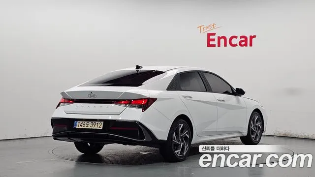 Hyundai Avante CN7 — Фото автомобиля 2